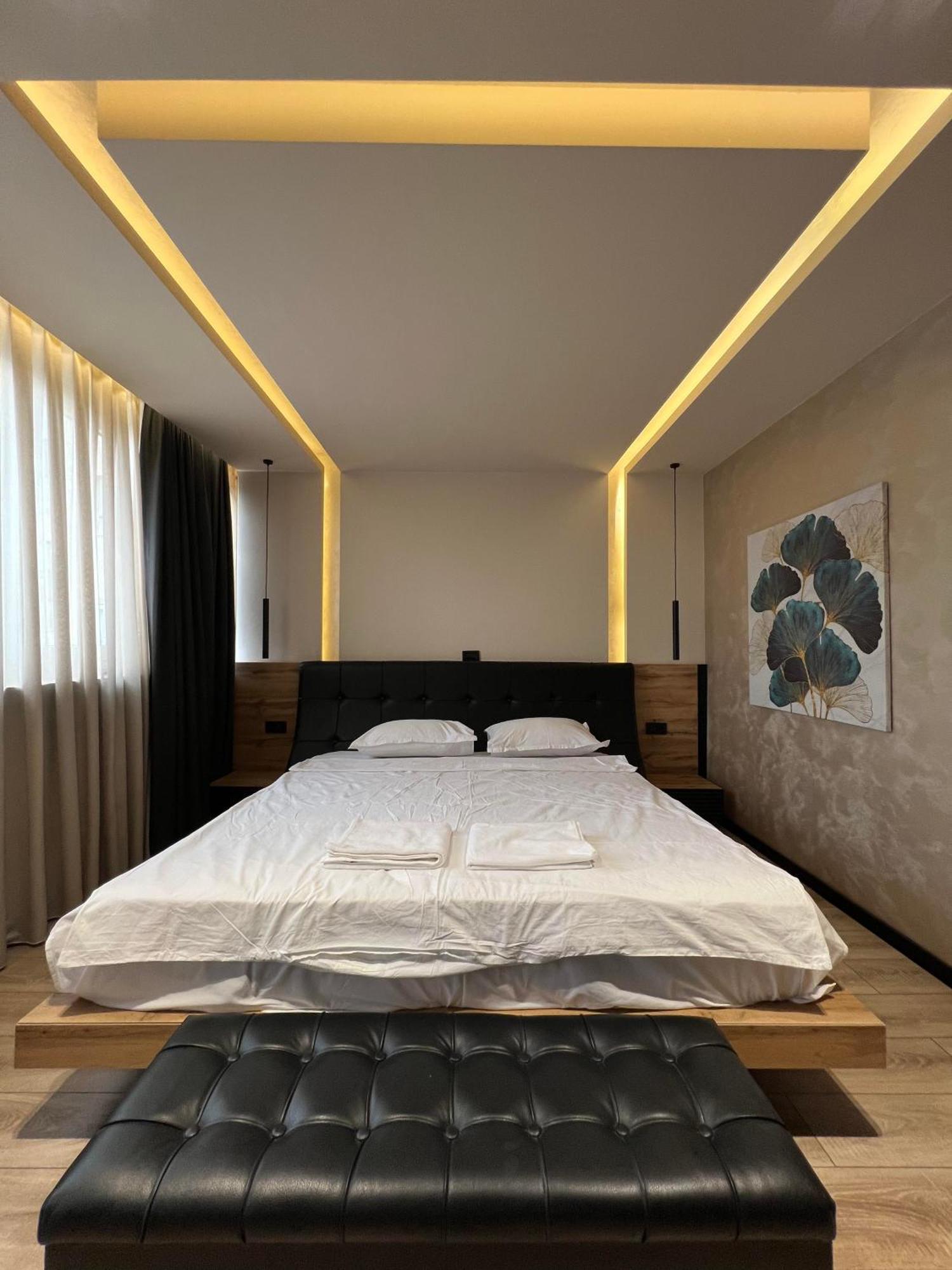 Zet Apartments - Bedroom & Bathroom Prishtinë Exterior photo