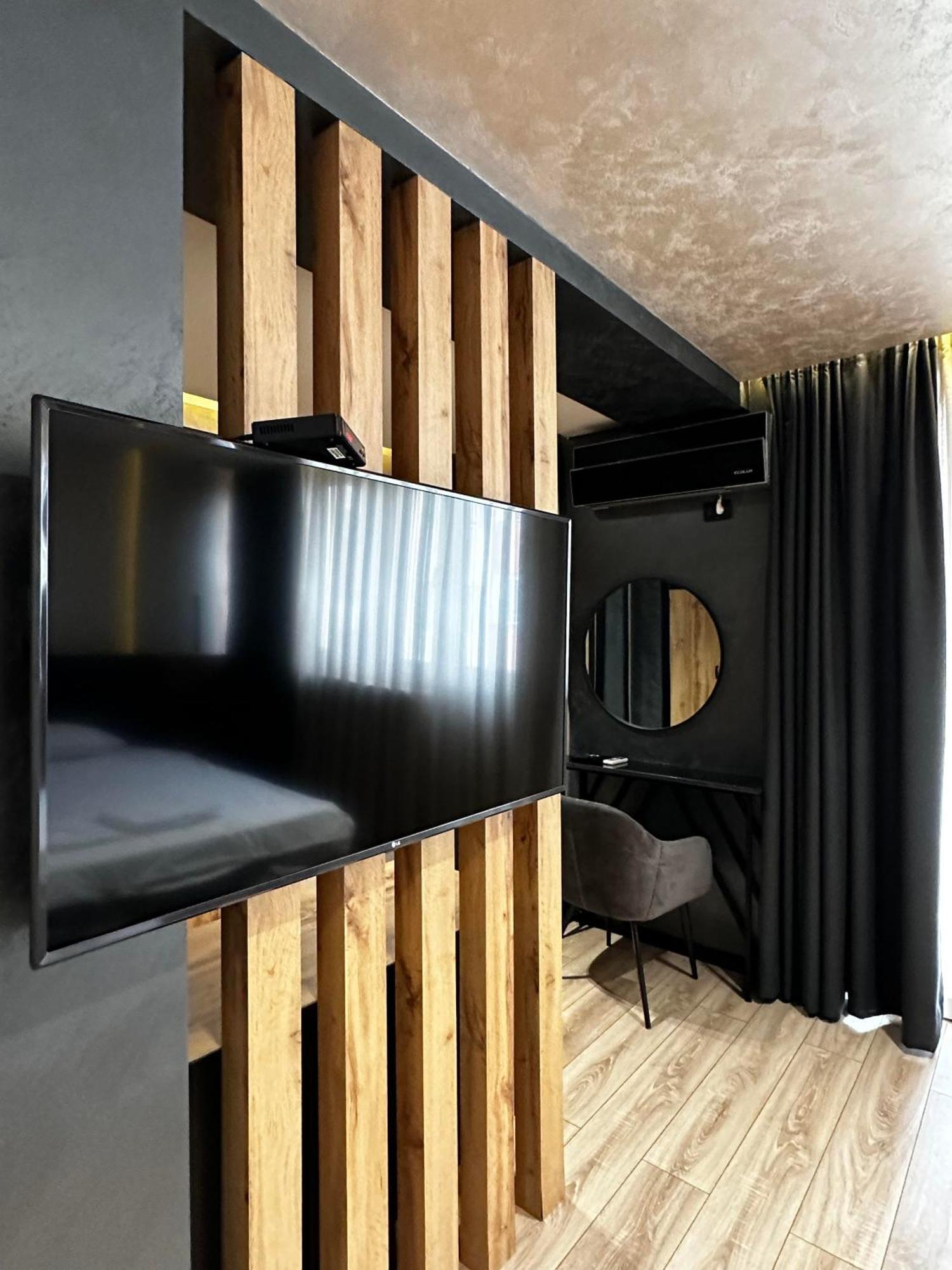 Zet Apartments - Bedroom & Bathroom Prishtinë Exterior photo