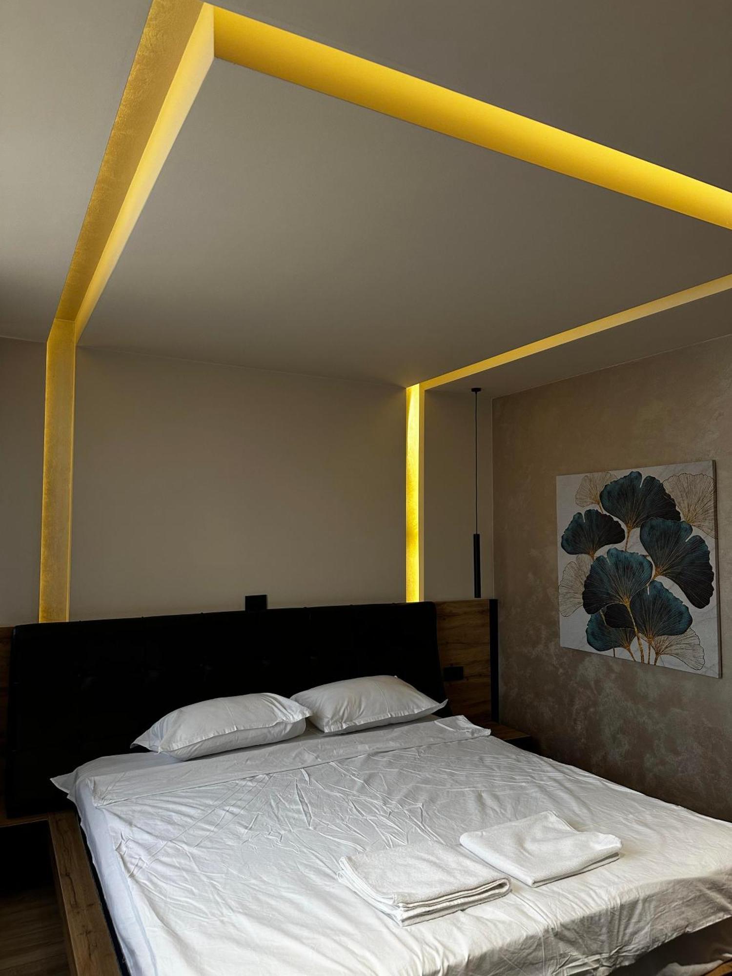 Zet Apartments - Bedroom & Bathroom Prishtinë Exterior photo