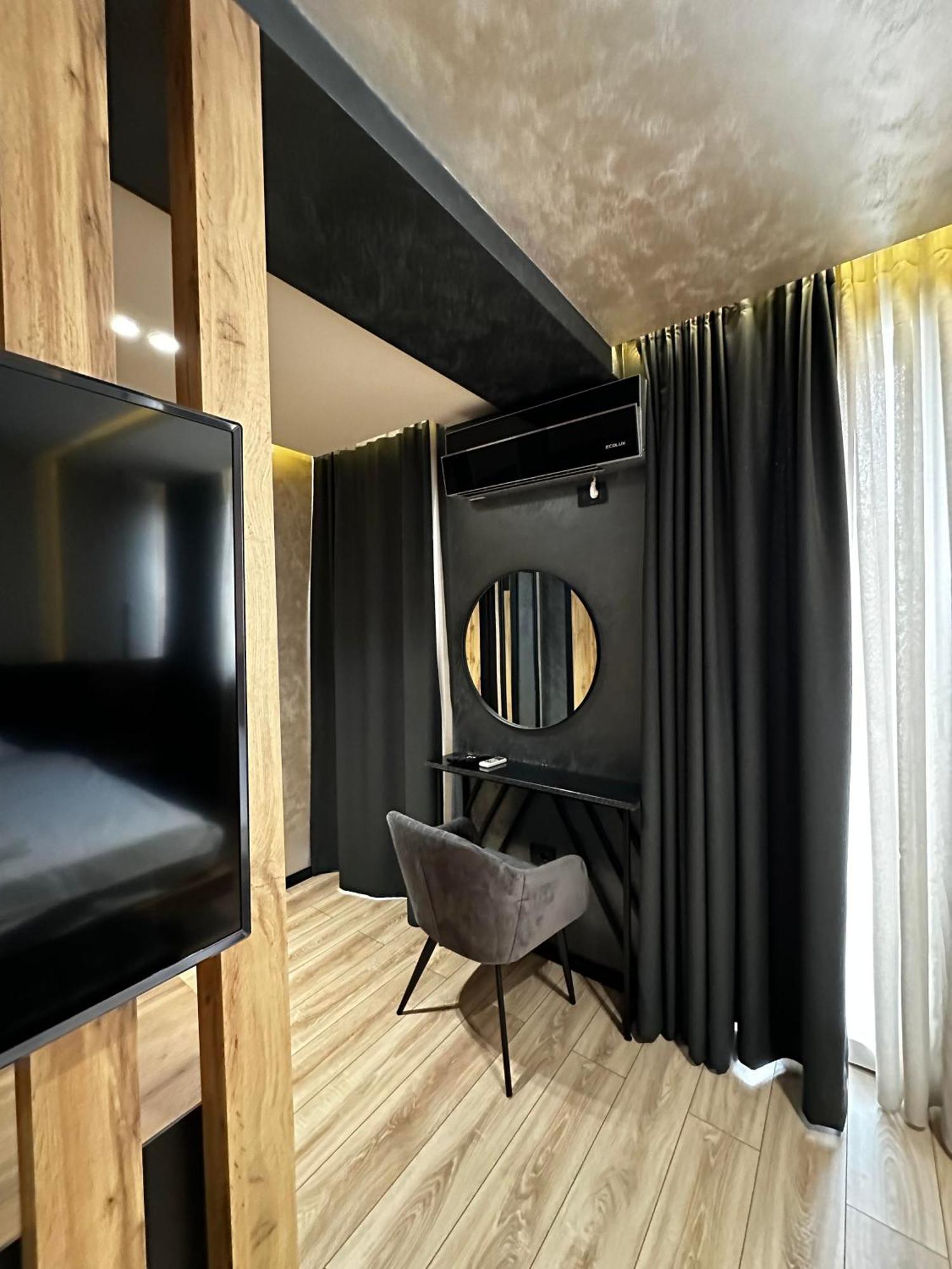Zet Apartments - Bedroom & Bathroom Prishtinë Exterior photo