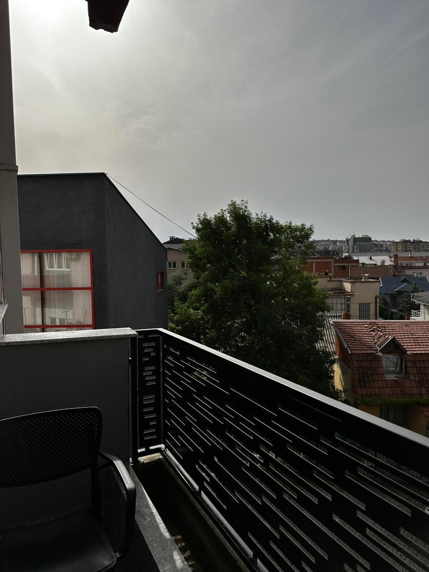 Zet Apartments - Bedroom & Bathroom Prishtinë Exterior photo