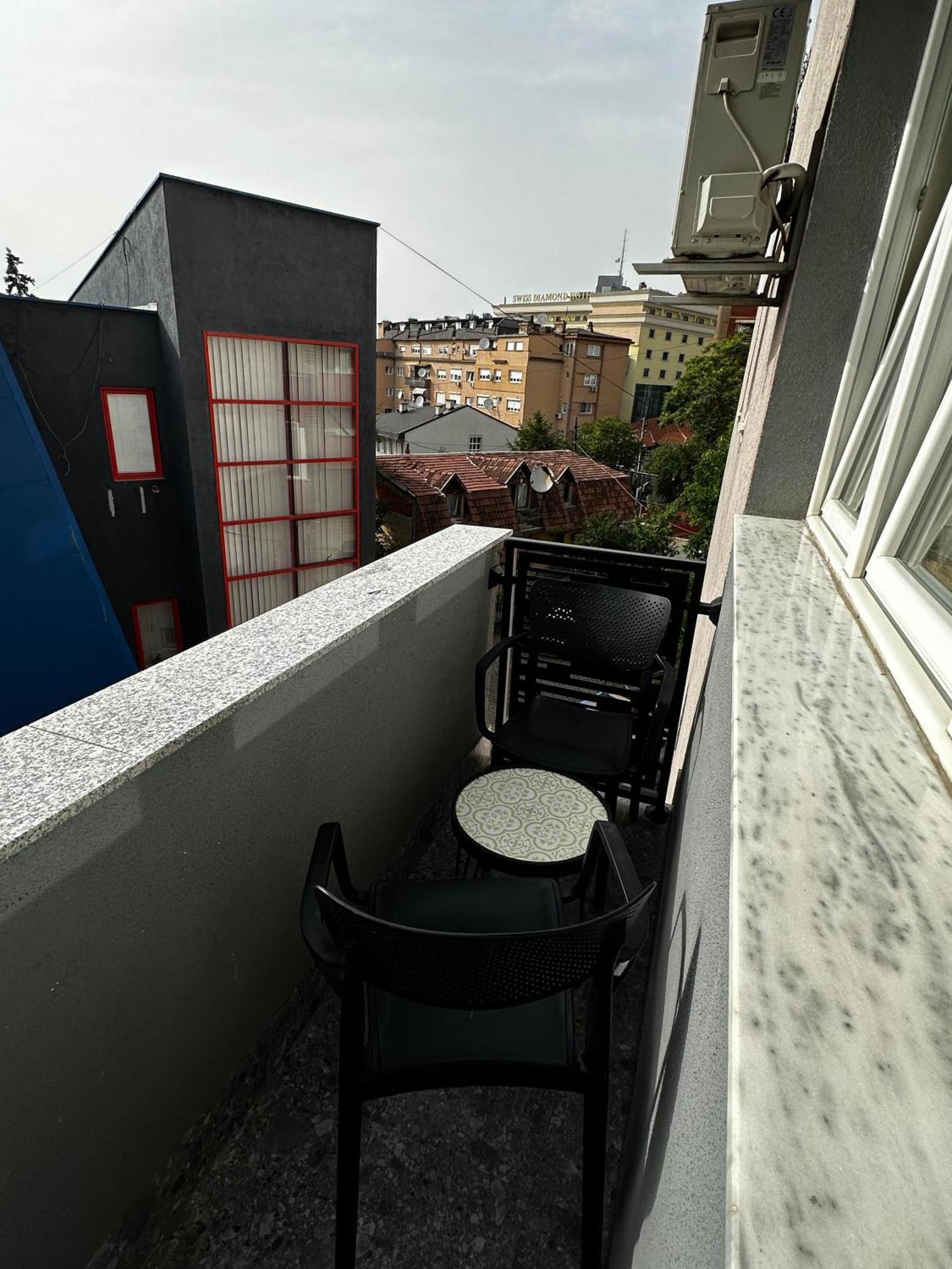 Zet Apartments - Bedroom & Bathroom Prishtinë Exterior photo