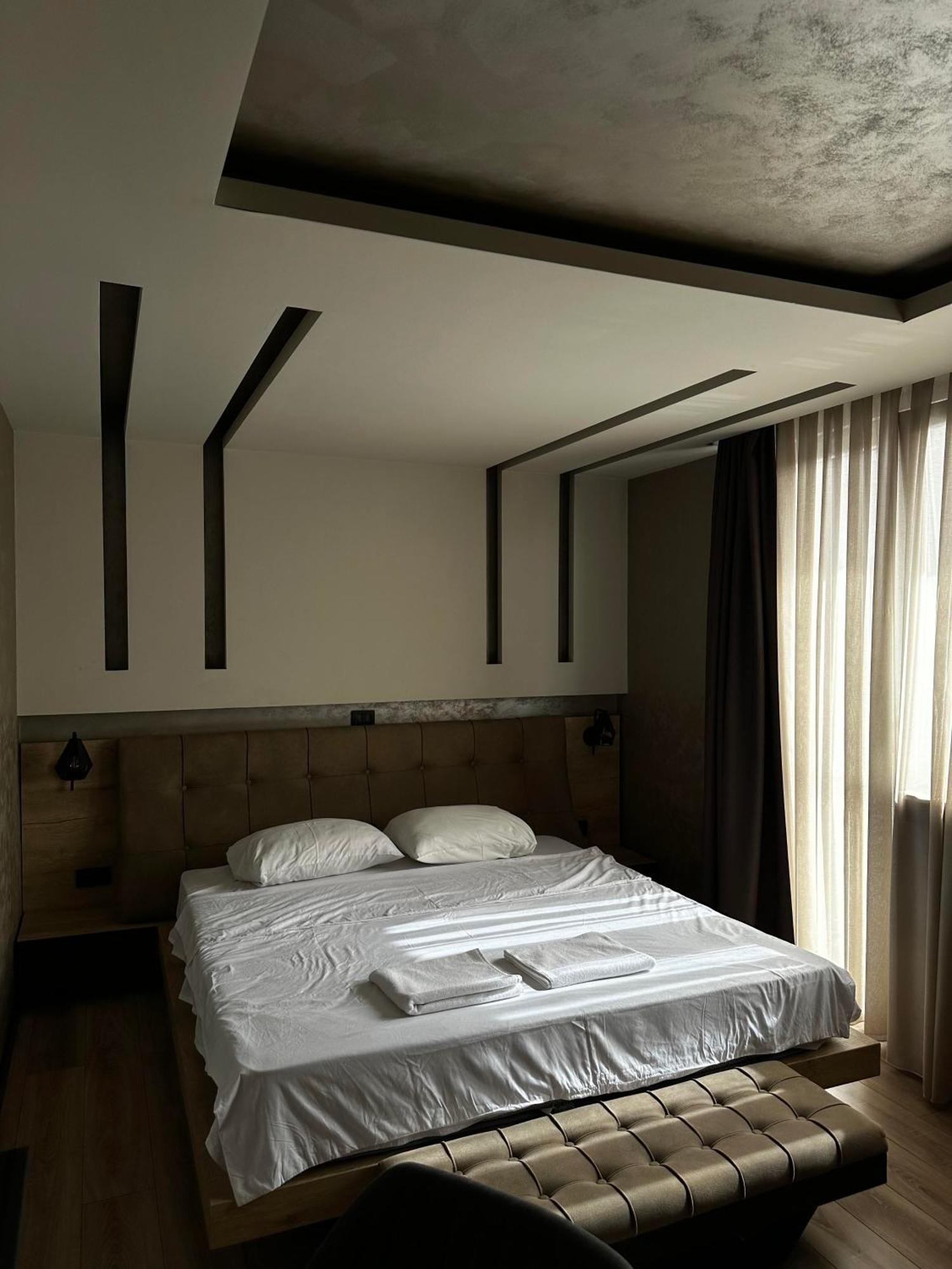 Zet Apartments - Bedroom & Bathroom Prishtinë Exterior photo
