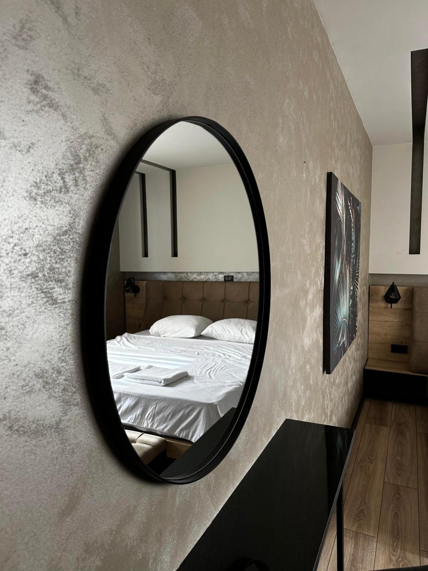 Zet Apartments - Bedroom & Bathroom Prishtinë Exterior photo
